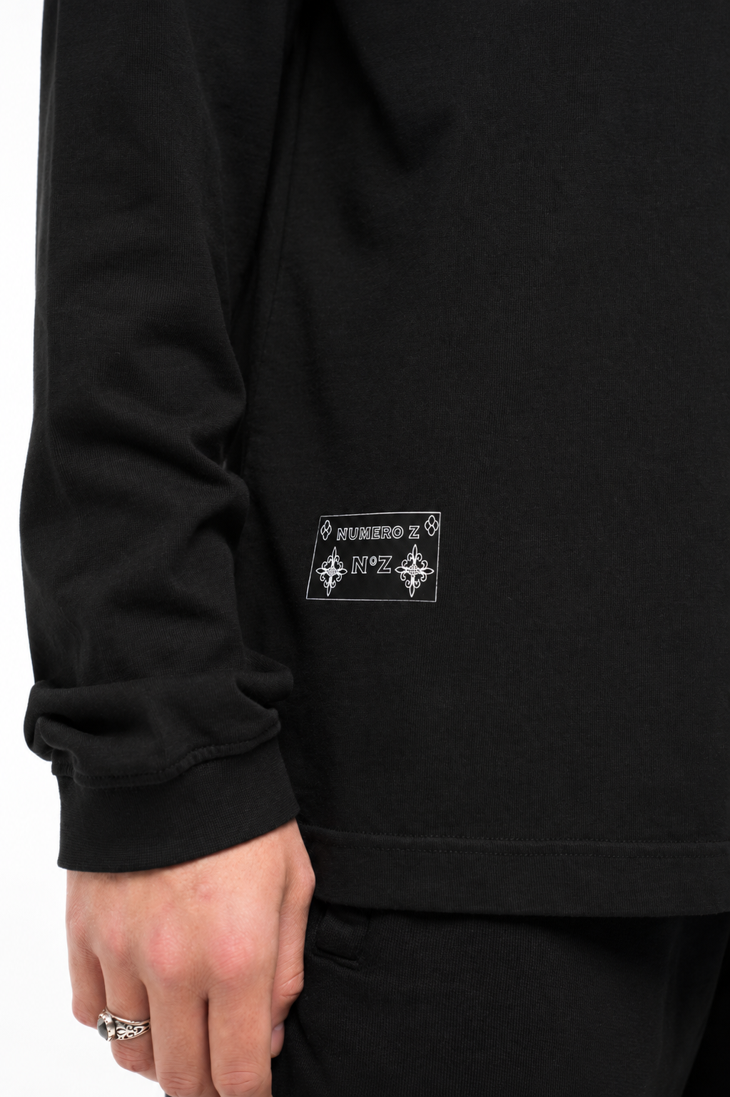 LONGSLEEVE BLACK